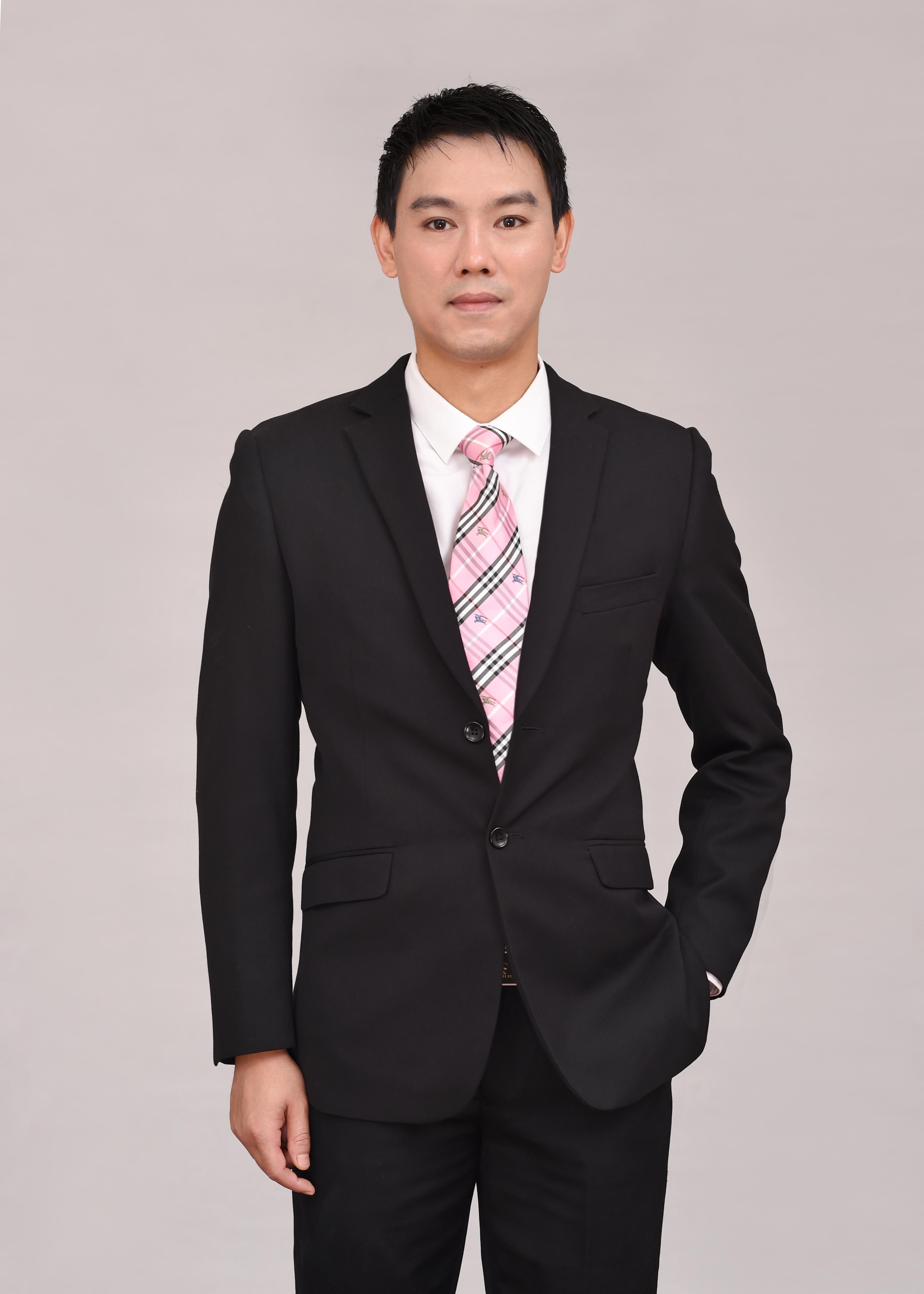 赵艳平 品牌视觉系统总监