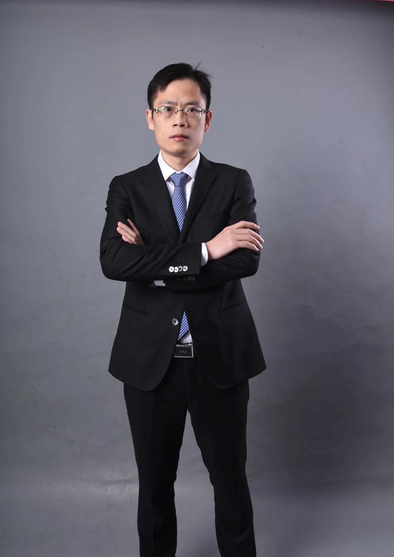 赖平 包装与印刷设计负责人